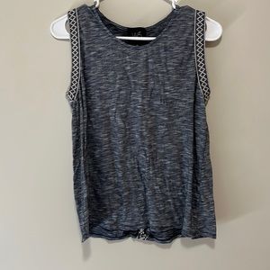 W5 size medium navy and cream sleeveless top